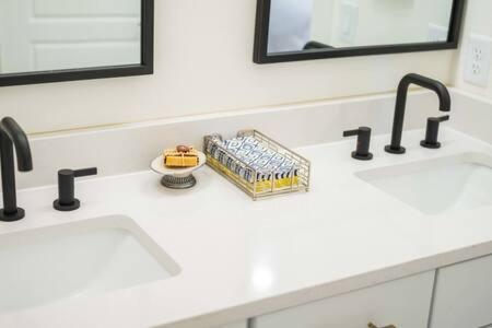 The Warhol - Pet-Friendly Apartment Bentonville Eksteriør billede