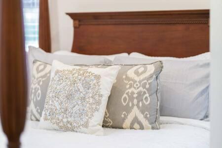 The Warhol - Pet-Friendly Apartment Bentonville Eksteriør billede