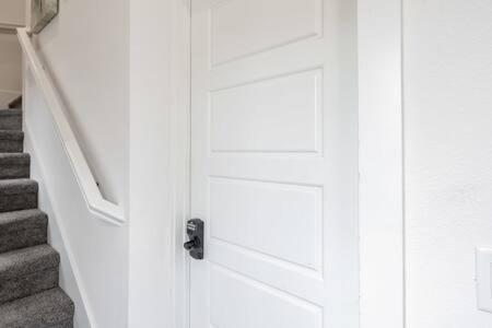 The Warhol - Pet-Friendly Apartment Bentonville Eksteriør billede