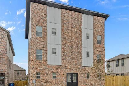 The Warhol - Pet-Friendly Apartment Bentonville Eksteriør billede