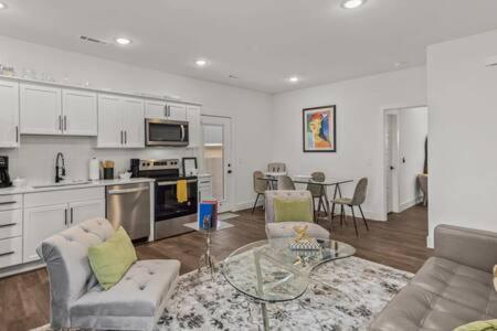 The Warhol - Pet-Friendly Apartment Bentonville Eksteriør billede